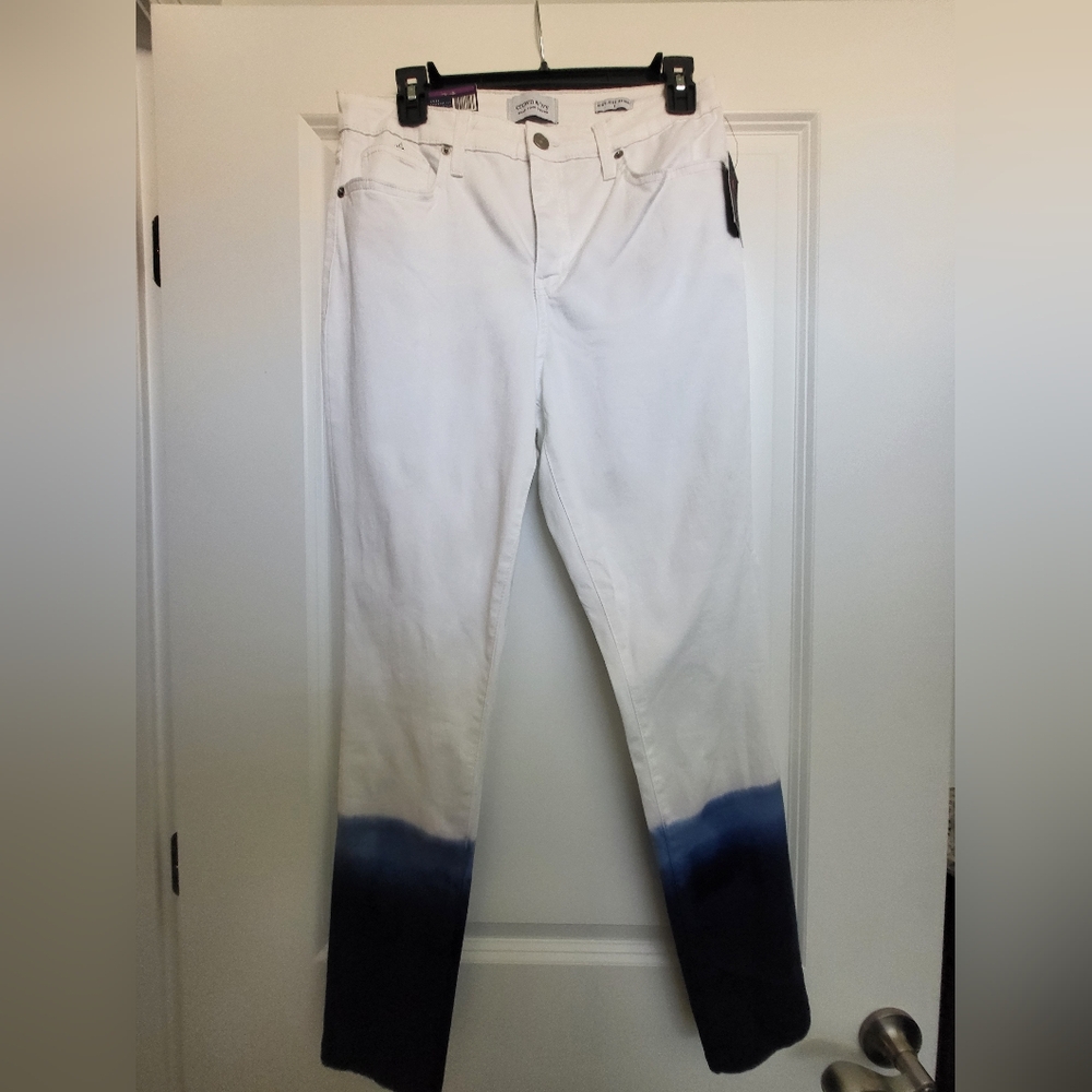 Crown & Ivy White and Blue Gradient Straight Leg Jeans